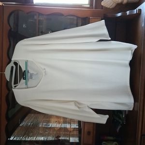 Women's plus-sized sweater